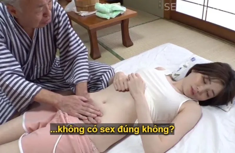 Người yêu của con trai bị đau nhức nhờ bố anh xã có nghề mát-xa đấm bóp và cái kết